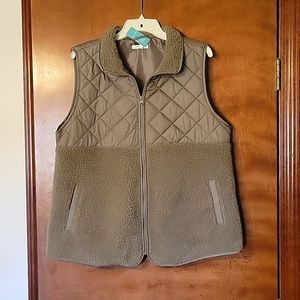 Maurices XL, Quilted/Sherpa Vest, Olive